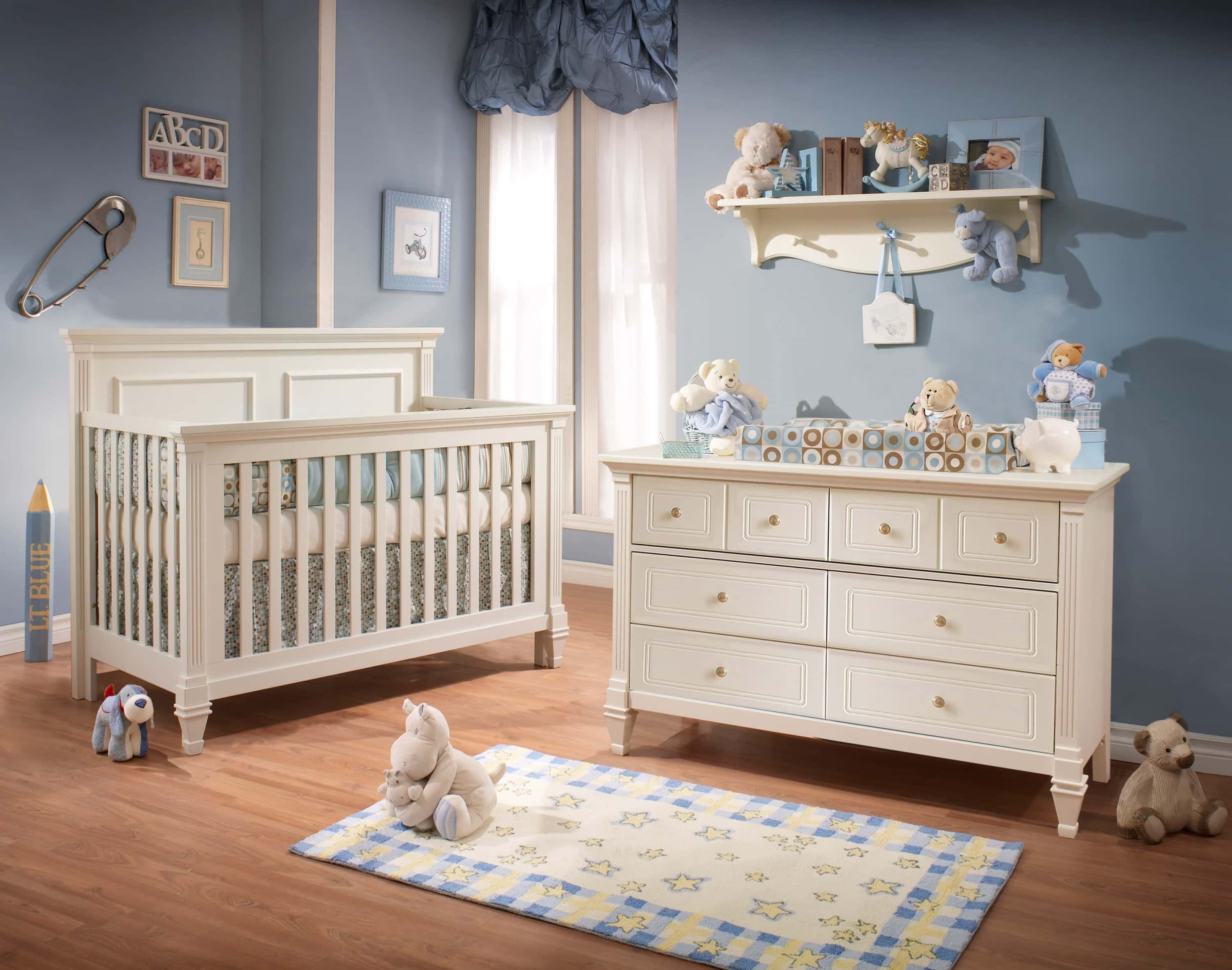 Belmont Collection Baby Room in White Natart Juvenile