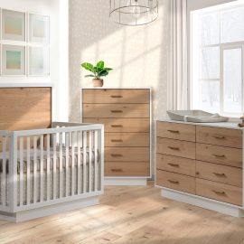 Como Naturale 5-in-1 Convertible Crib, Double dresser, 6 Drawer Chest in White / Natural Oak with Matty in Cappuccino